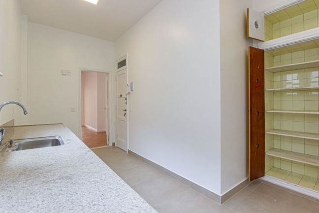 Imagem Imóvel com 3 Quartos à Venda, 116 m² em Copacabana - Rio De Janeiro Imagem Imóvel com 3 Quartos à Venda, 116 m² em Copacabana - Rio De Janeiro