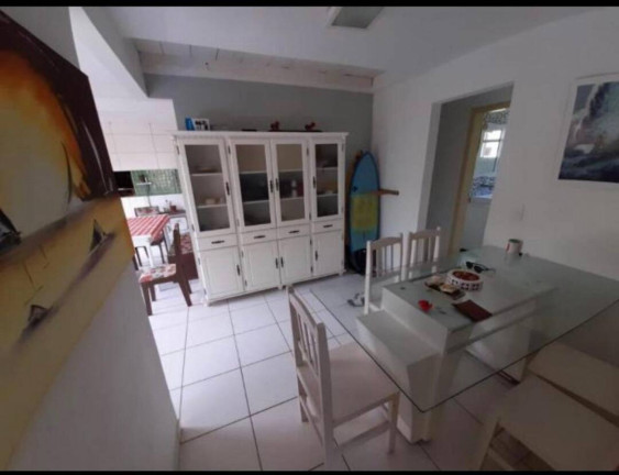 Imagem Casa com 5 Quartos à Venda, em Campeche - Florianópolis Imagem Casa com 5 Quartos à Venda, em Campeche - Florianópolis