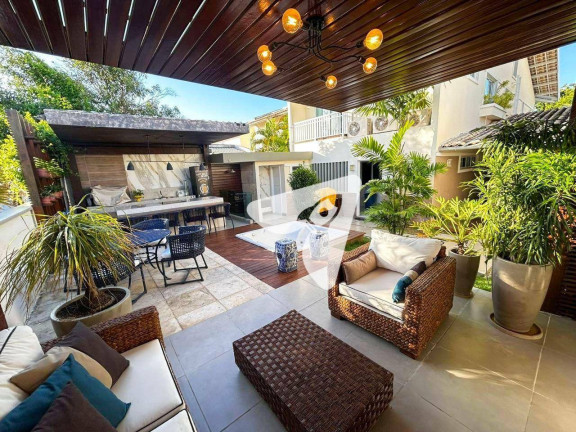 Casa com 5 Quartos à Venda, 380 m² em De Lourdes - Fortaleza
