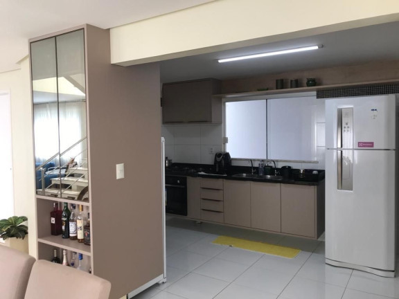Imagem Casa com 3 Quartos à Venda, 400 m² em Estrada Do Coco - Lauro De Freitas Imagem Casa com 3 Quartos à Venda, 400 m² em Estrada Do Coco - Lauro De Freitas