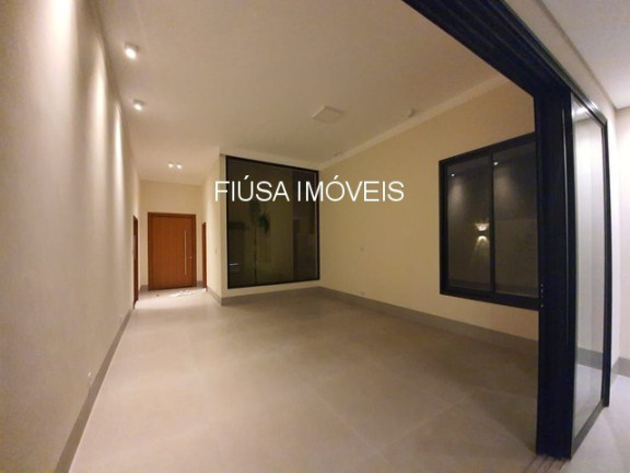 Imagem Casa com 3 Quartos à Venda, em Vila Do Golf - Ribeirão Preto Imagem Casa com 3 Quartos à Venda, em Vila Do Golf - Ribeirão Preto