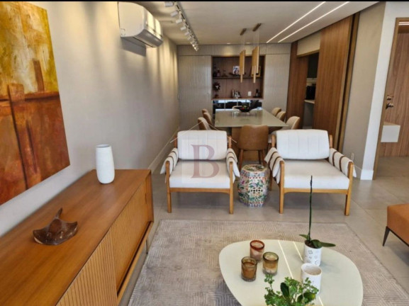 Imagem Imóvel com 4 Quartos à Venda, 250 m² em Icaraí - Niterói Imagem Imóvel com 4 Quartos à Venda, 250 m² em Icaraí - Niterói