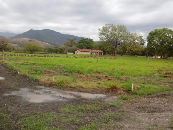 Terreno à Venda, 1.151 m² em Bom Sucesso - Pindamonhangaba