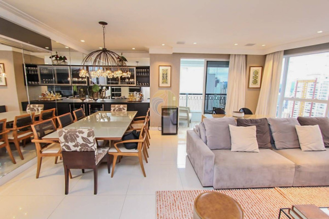 Apartamento com 3 Quartos à Venda,  em Centro - Balneário Camboriú
