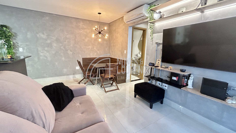 Imagem Apartamento com 2 Quartos à Venda, 75 m² em Embaré - Santos