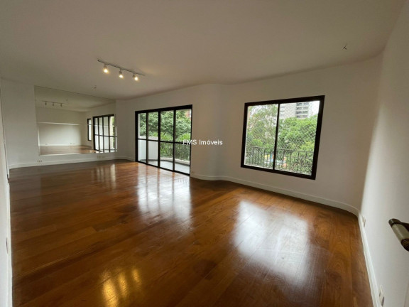 Imóvel com 4 Quartos para Alugar, 147 m² em Vila Nova Conceição - São Paulo