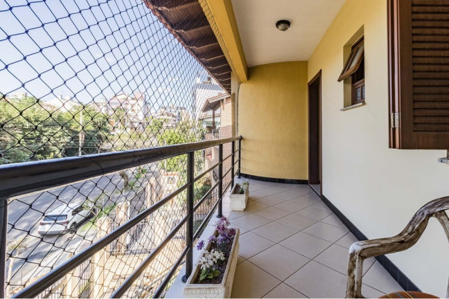 Imagem Casa com 4 Quartos à Venda, 395 m² em Jardim Planalto - Porto Alegre