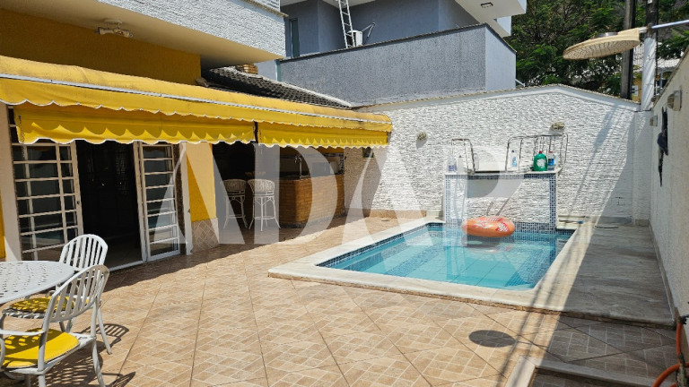 Imagem Casa com 3 Quartos à Venda, 250 m² em Vargem Pequena - Rio De Janeiro Imagem Casa com 3 Quartos à Venda, 250 m² em Vargem Pequena - Rio De Janeiro