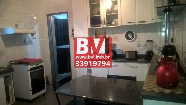 Imagem Casa com 2 Quartos à Venda, 157 m² em Irajá - Rio De Janeiro Imagem Casa com 2 Quartos à Venda, 157 m² em Irajá - Rio De Janeiro