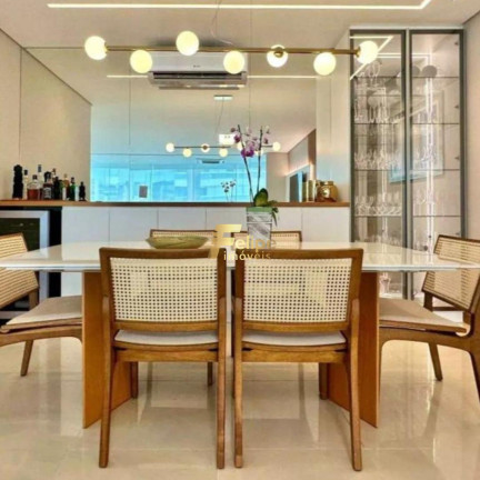 Imagem Imóvel com 4 Quartos à Venda, 188 m² em Praia Do Canto - Vitória Imagem Imóvel com 4 Quartos à Venda, 188 m² em Praia Do Canto - Vitória