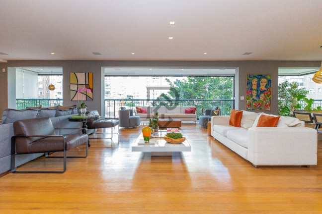 Apartamento com 4 Quartos à Venda, 311 m² em Vila Nova Conceição - São Paulo