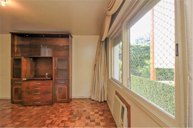 Imagem Imóvel com 3 Quartos à Venda, em Petrópolis - Porto Alegre Imagem Imóvel com 3 Quartos à Venda, em Petrópolis - Porto Alegre