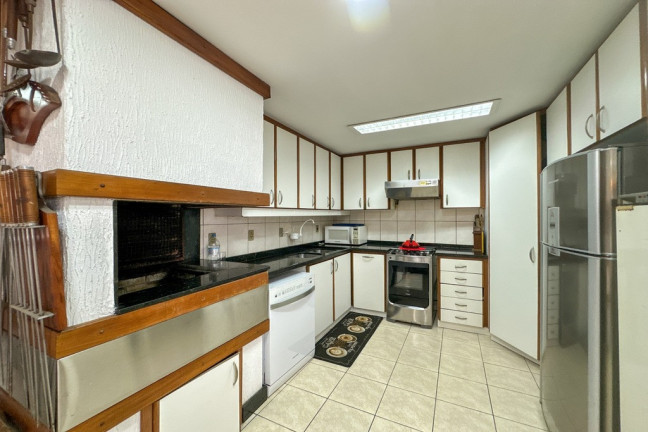 Imagem Casa com 3 Quartos à Venda, 300 m² em Três Figueiras - Porto Alegre