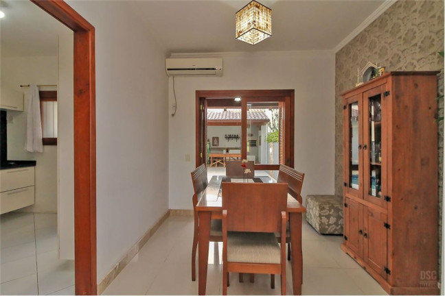 Imagem Casa com 3 Quartos à Venda,  em Hípica - Porto Alegre