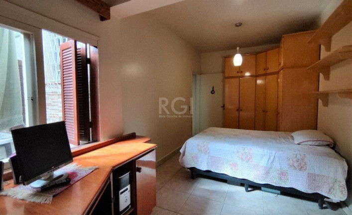 Imagem Imóvel com 3 Quartos à Venda, 72 m² em Cristal - Porto Alegre Imagem Imóvel com 3 Quartos à Venda, 72 m² em Cristal - Porto Alegre