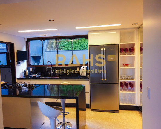 Imagem Casa com 4 Quartos à Venda, 401 m² em América - Joinville Imagem Casa com 4 Quartos à Venda, 401 m² em América - Joinville