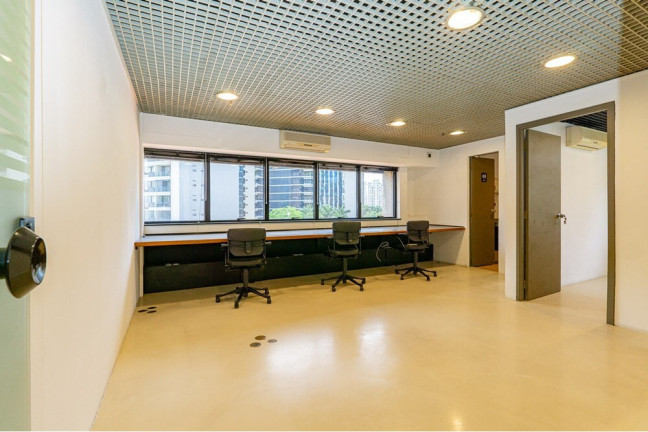 Sala Comercial à Venda, 45 m² em Vila Olímpia - São Paulo
