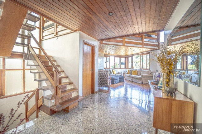 Casa com 4 Quartos à Venda ou Locação, 400 m² em Sumaré - São Paulo