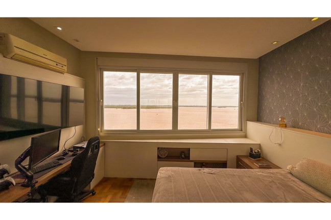 Imagem Apartamento com 3 Quartos à Venda, 156 m² em Centro Histórico - Porto Alegre Imagem Apartamento com 3 Quartos à Venda, 156 m² em Centro Histórico - Porto Alegre