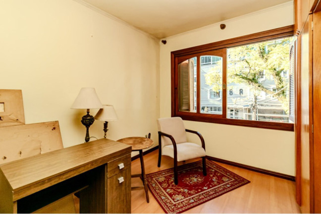 Imagem Casa com 3 Quartos à Venda, em Menino Deus - Porto Alegre Imagem Casa com 3 Quartos à Venda, em Menino Deus - Porto Alegre