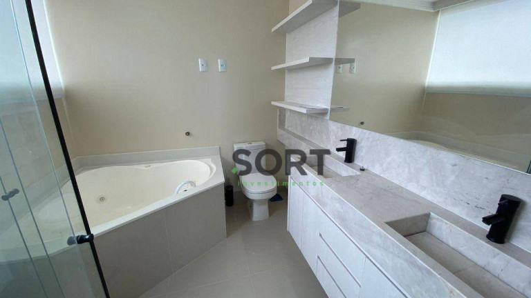 Imagem Apartamento com 4 Quartos para Alugar, 144 m² em Centro - Balneário Camboriú Imagem Apartamento com 4 Quartos para Alugar, 144 m² em Centro - Balneário Camboriú