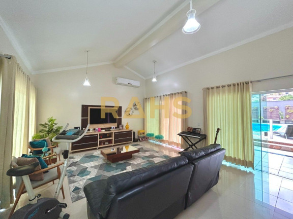 Imagem Casa com 4 Quartos à Venda, 279 m² em Floresta - Joinville Imagem Casa com 4 Quartos à Venda, 279 m² em Floresta - Joinville