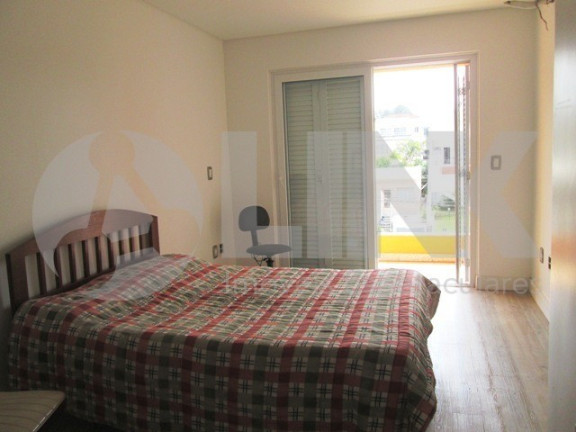 Imagem Casa com 4 Quartos à Venda, 175 m² em Jardim Itu - Porto Alegre