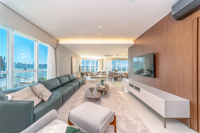 Apartamento com 4 Quartos à Venda, 237 m² em Centro - Balneário Camboriú