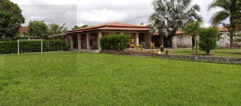 Imagem Chácara com 3 Quartos à Venda, 209 m²
