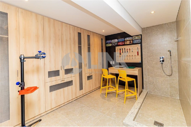 Imagem Apartamento com 3 Quartos à Venda, 81 m² em Farroupilha - Porto Alegre Imagem Apartamento com 3 Quartos à Venda, 81 m² em Farroupilha - Porto Alegre