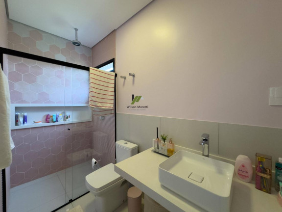 Imagem Casa de Condomínio com 3 Quartos à Venda, 328 m²