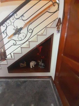 Imagem Sobrado com 4 Quartos para Alugar, 353 m² em Vila Paraíba - Guaratinguetá