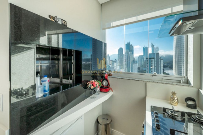 Imagem Apartamento com 3 Quartos à Venda, 105 m² em Centro - Balneário Camboriú Imagem Apartamento com 3 Quartos à Venda, 105 m² em Centro - Balneário Camboriú