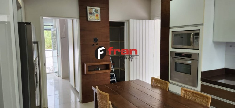 Imagem Casa com 4 Quartos à Venda, 400 m² em Córrego Grande - Florianópolis Imagem Casa com 4 Quartos à Venda, 400 m² em Córrego Grande - Florianópolis