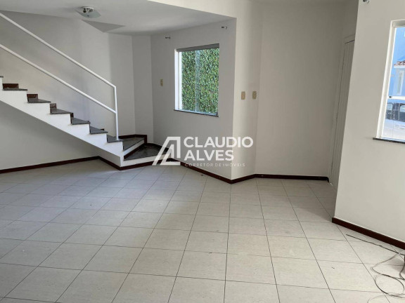 Imagem Casa com 3 Quartos à Venda, 130 m² em Feira De Santana