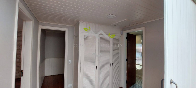 Imagem Casa com 3 Quartos à Venda, 258 m² em Vila Capivari - Campos Do Jordão