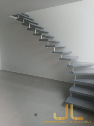 Imagem Casa com 2 Quartos à Venda, 78 m²