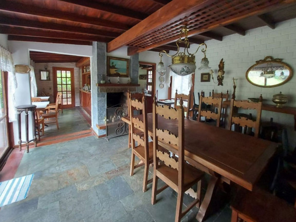 Imagem Casa com 3 Quartos à Venda, 300 m² em Parque Do Ingá - Teresópolis