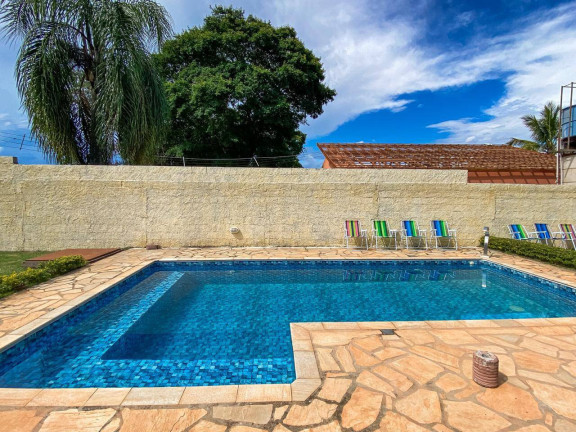 Imagem Casa com 3 Quartos à Venda, 870 m² em Maracanã - Atibaia