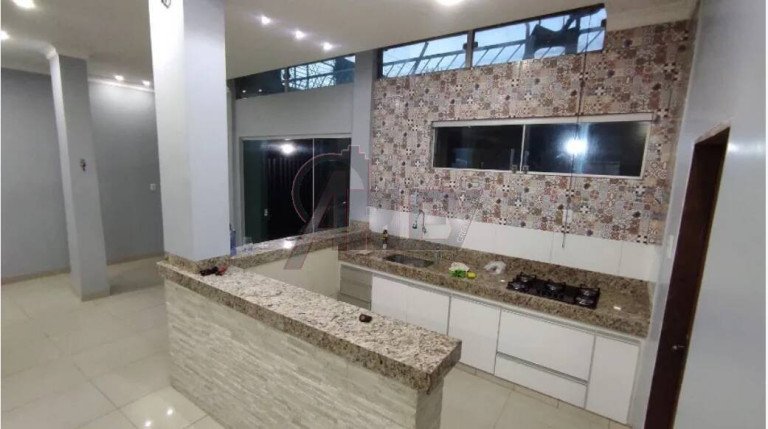 Imagem Casa com 5 Quartos à Venda, em Canelas - Montes Claros Imagem Casa com 5 Quartos à Venda, em Canelas - Montes Claros