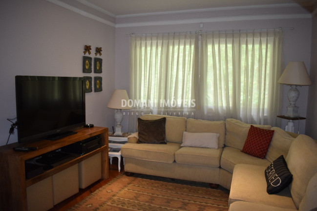 Imagem Casa com 6 Quartos à Venda, 682 m² em Região De Capivari - Campos Do Jordão