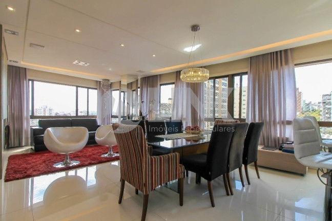 Imagem Apartamento com 3 Quartos à Venda, 182 m² em Petrópolis - Porto Alegre Imagem Apartamento com 3 Quartos à Venda, 182 m² em Petrópolis - Porto Alegre