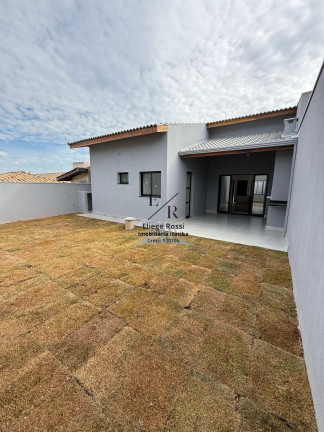 Casa à Venda,  em Itatiba