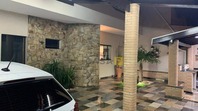 Casa com 3 Quartos à Venda, 186 m² em Parque Nova Carioba - Americana