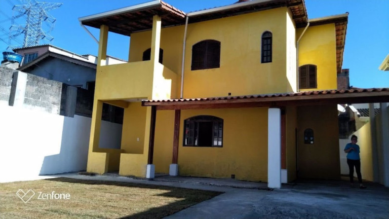 Sobrado com 4 Quartos à Venda, 200 m² em Interlagos - São Paulo