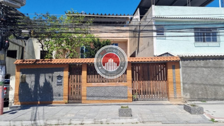 Casa com 4 Quartos para Alugar, 400 m² em Centro - Nilopolis
