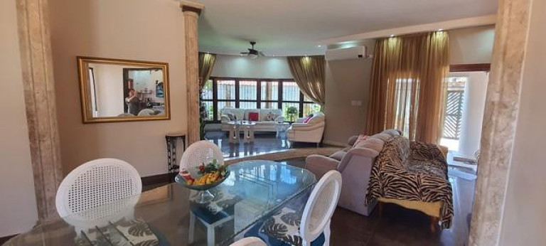 Imagem Imóvel com 3 Quartos à Venda, 511 m² em Flórida - Praia Grande Imagem Imóvel com 3 Quartos à Venda, 511 m² em Flórida - Praia Grande