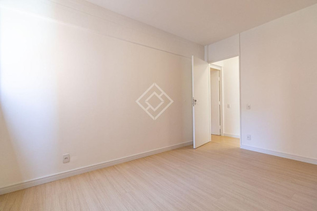 Imagem Apartamento com 3 Quartos à Venda, 121 m² em Itaim Bibi - São Paulo