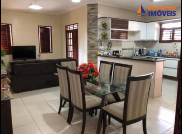 Imagem Casa com 3 Quartos à Venda, 216 m² em Planalto - Cascavel