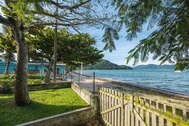 Imagem Casa com 4 Quartos à Venda, 264 m² em Enseada Do Brito (ens Brito) - Palhoça